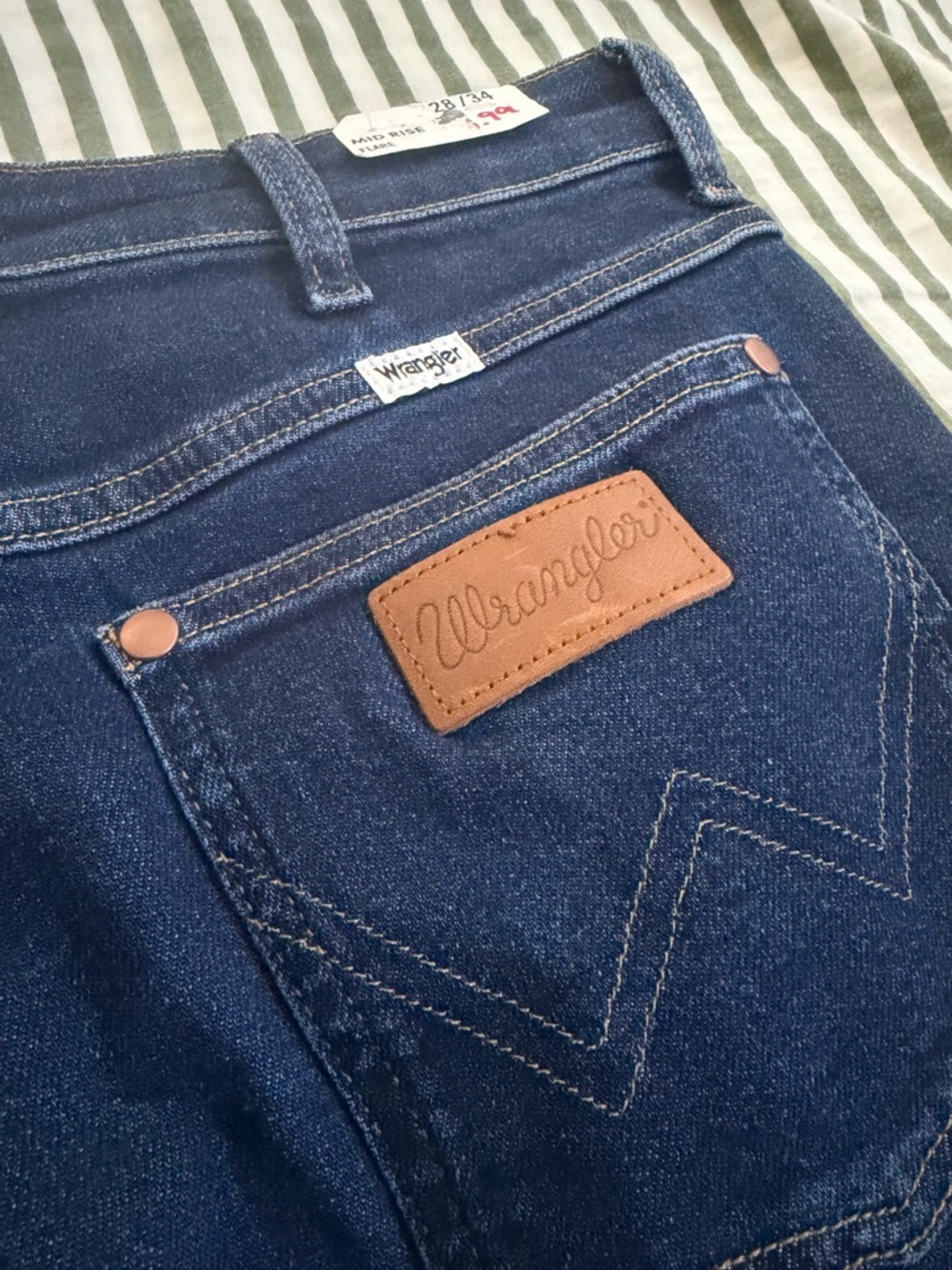 Wrangler
Size: 28
Brand new NWT